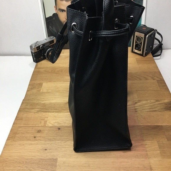 Tahari Handbag - Picture 4 of 11